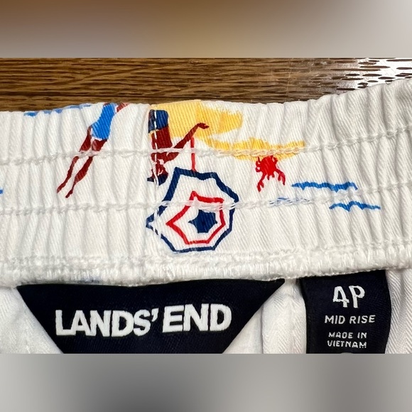 Land’s End beach theme Bermuda shorts. Pull on shorts elastic waist. Size 4 EUC - Picture 6 of 8